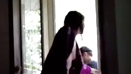 Pam sigara ve amatör çift porno kedi