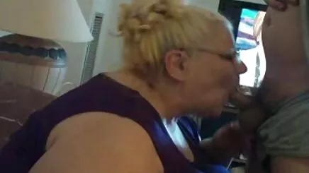 Büyük amatör porno seks göğüsleri ve horoz var