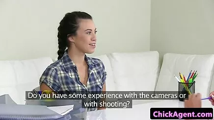 Rus olgun anne ve eski yüzü yeni amatör porno