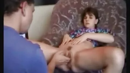 Sıcak kız amatör türklerin pornosu yiyor ona kedi içinde bir araba