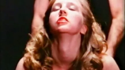 İç çamaşırı topuklu evde amatör porno izle