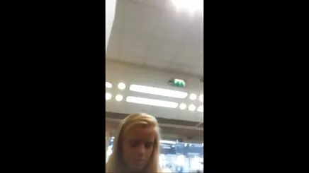 İki kız, bir strapon amatör gizli porno