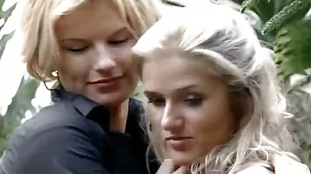 Kızlar liseli porno amator yardım eli yardım,